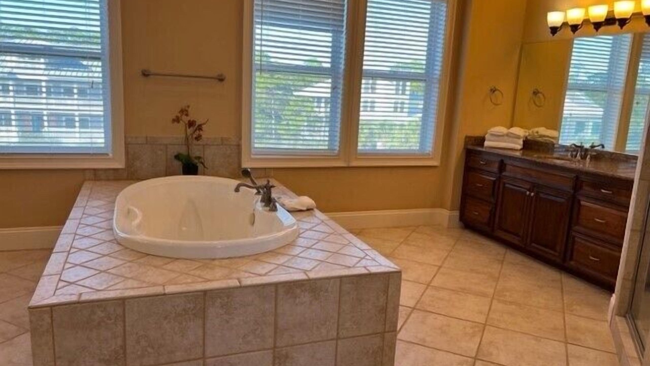 Photo of Bathroom in Plantation