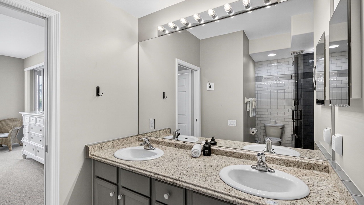 Photo of Bathroom in Tropical Cove