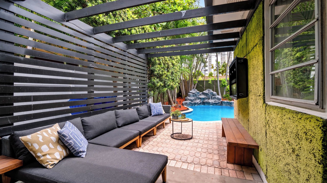 Photo of Patio Balcony in Lauderdale Beach