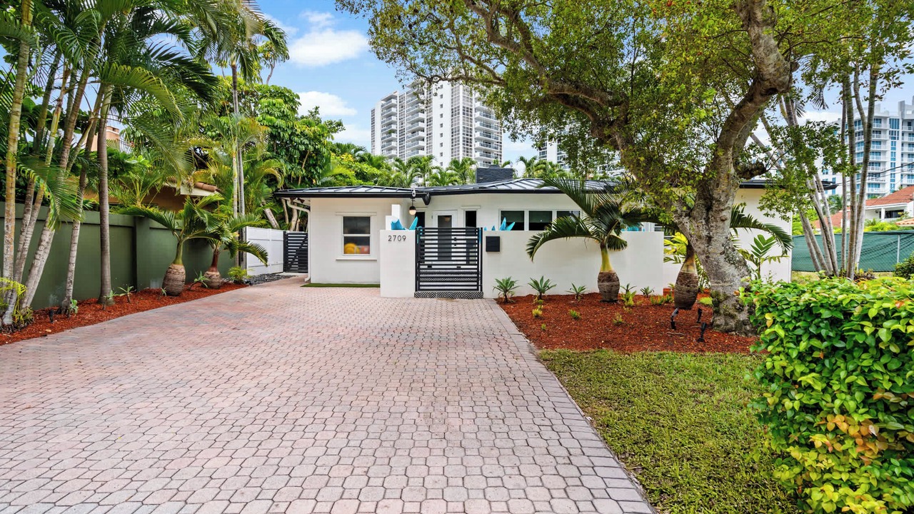 Photo of Outdoor in Lauderdale Beach
