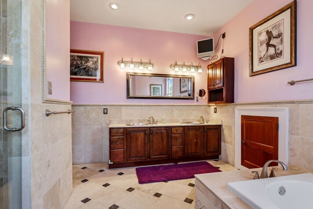 Photo of Bathroom in Treme