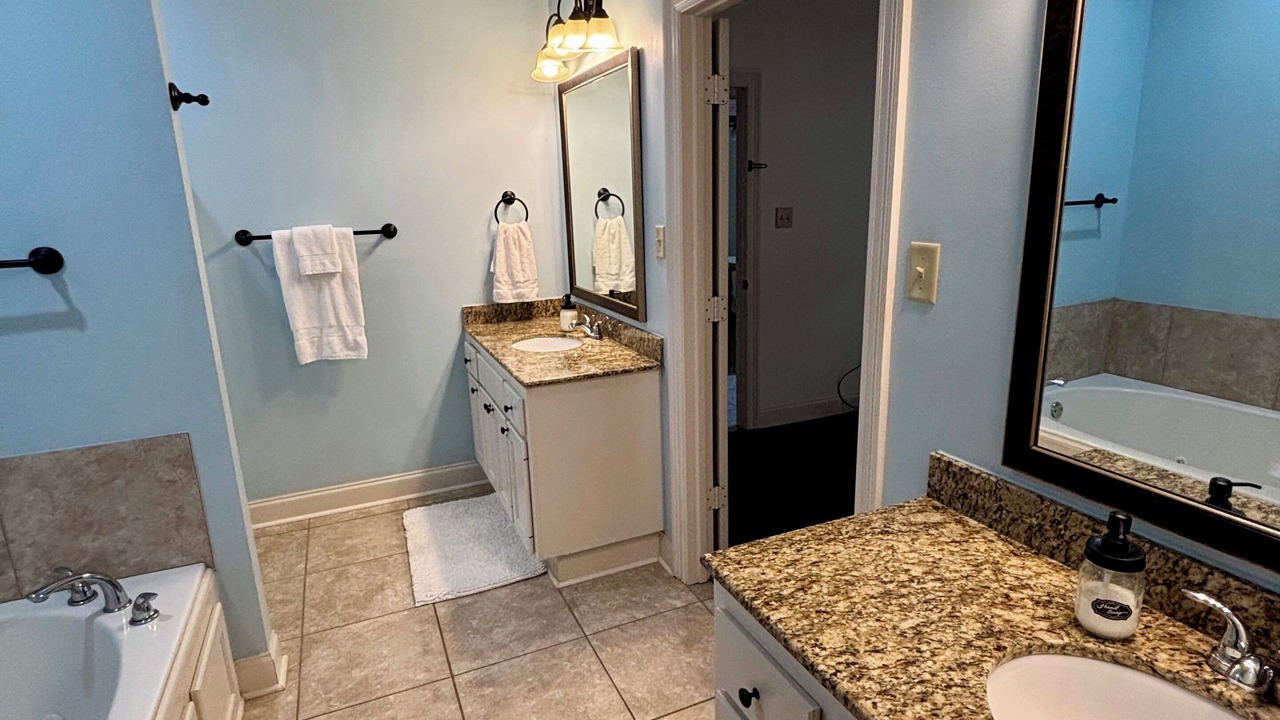 Photo of Bathroom in Highlands - Perkins