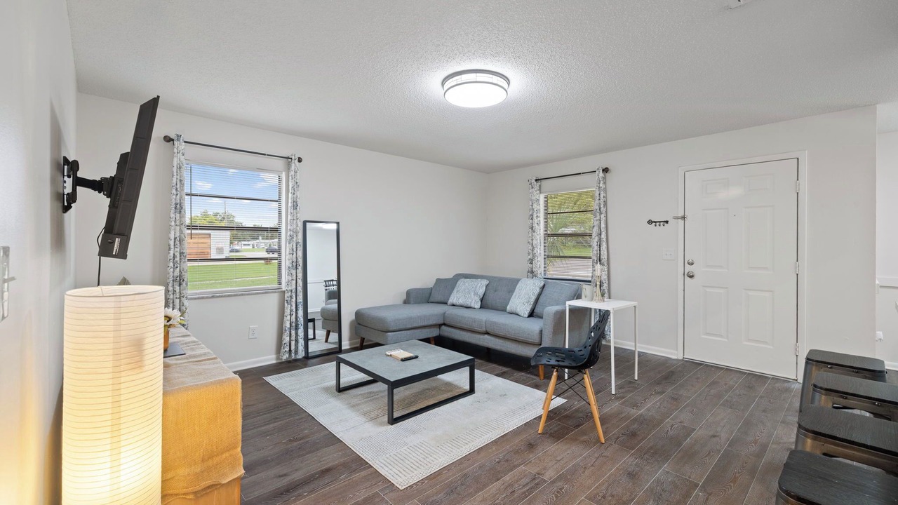 Photo of Livingroom in Downtown Zephyrhills
