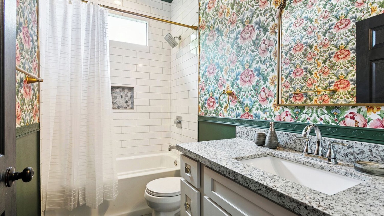 Photo of Bathroom in Desire Area