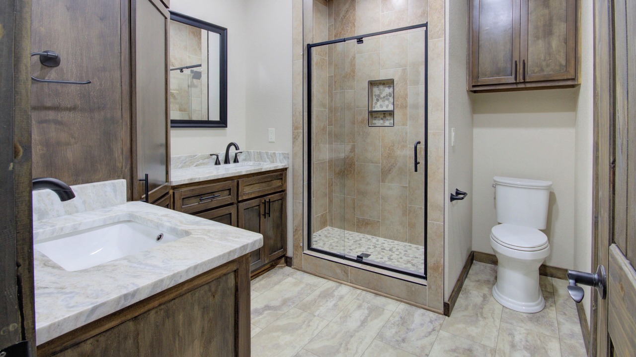 Photo of Bathroom in Redlick