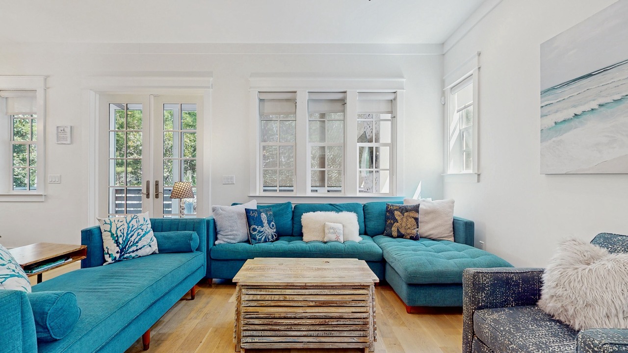 Photo of Livingroom in Lakeside at Blue Mountain Beach