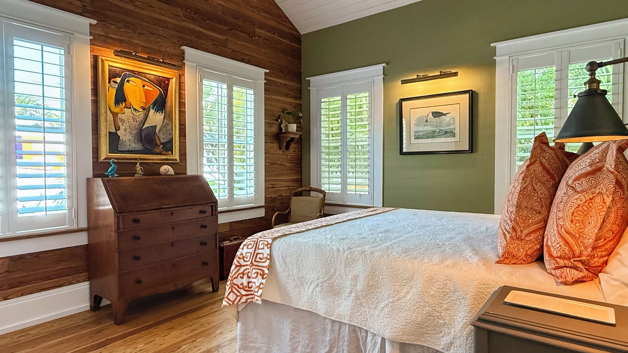 Photo of Bedroom in White Street Gallery District