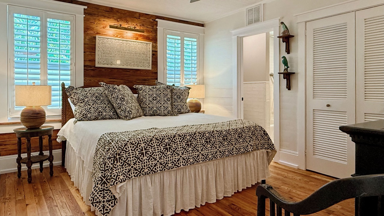 Photo of Bedroom in White Street Gallery District