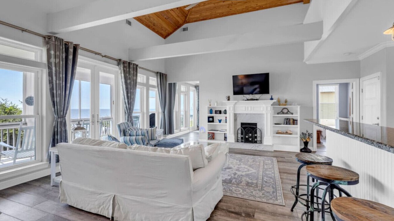 Photo of Livingroom in Ocean Springs