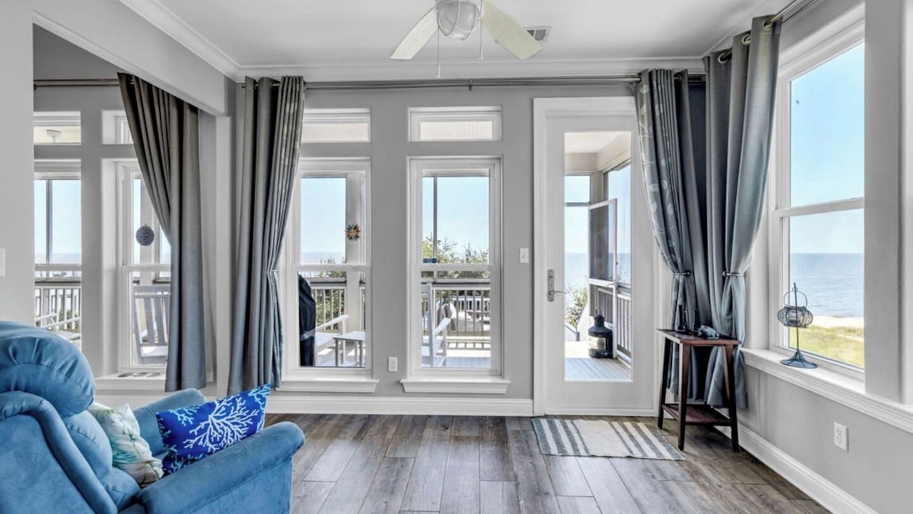 Photo of Livingroom in Ocean Springs