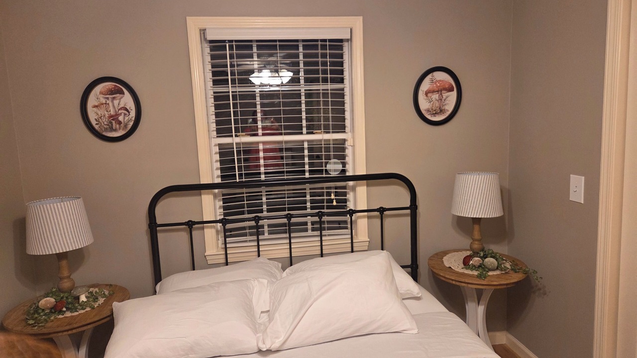 Photo of Bedroom in Groveoak