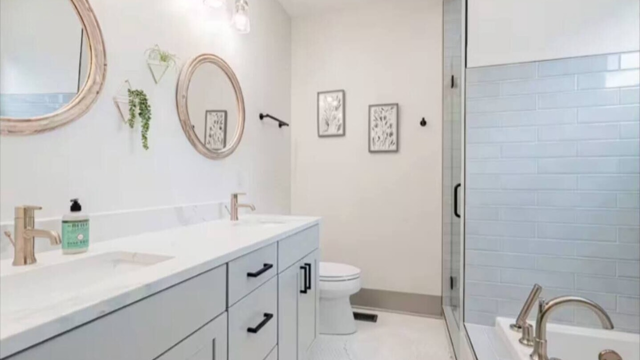 Photo of Bathroom in Mid-City