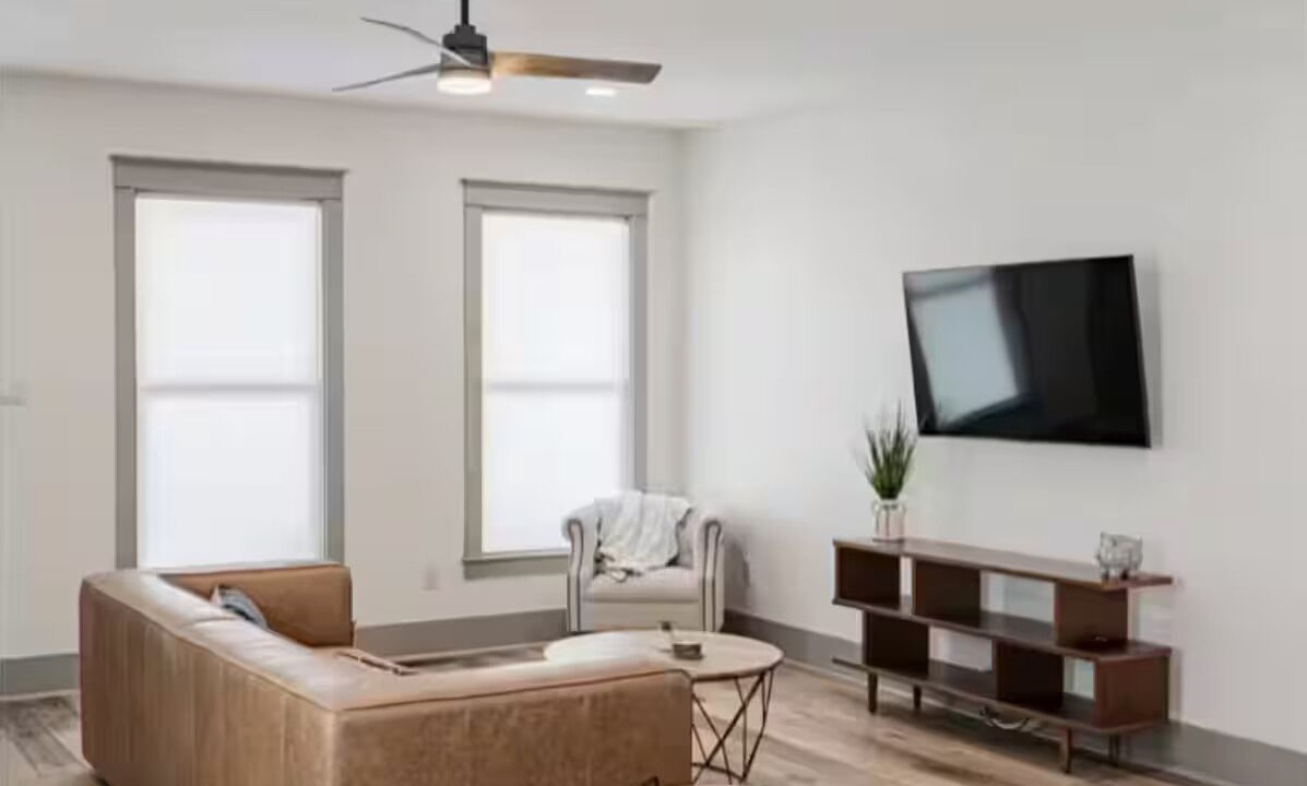 Photo of Livingroom in Mid-City