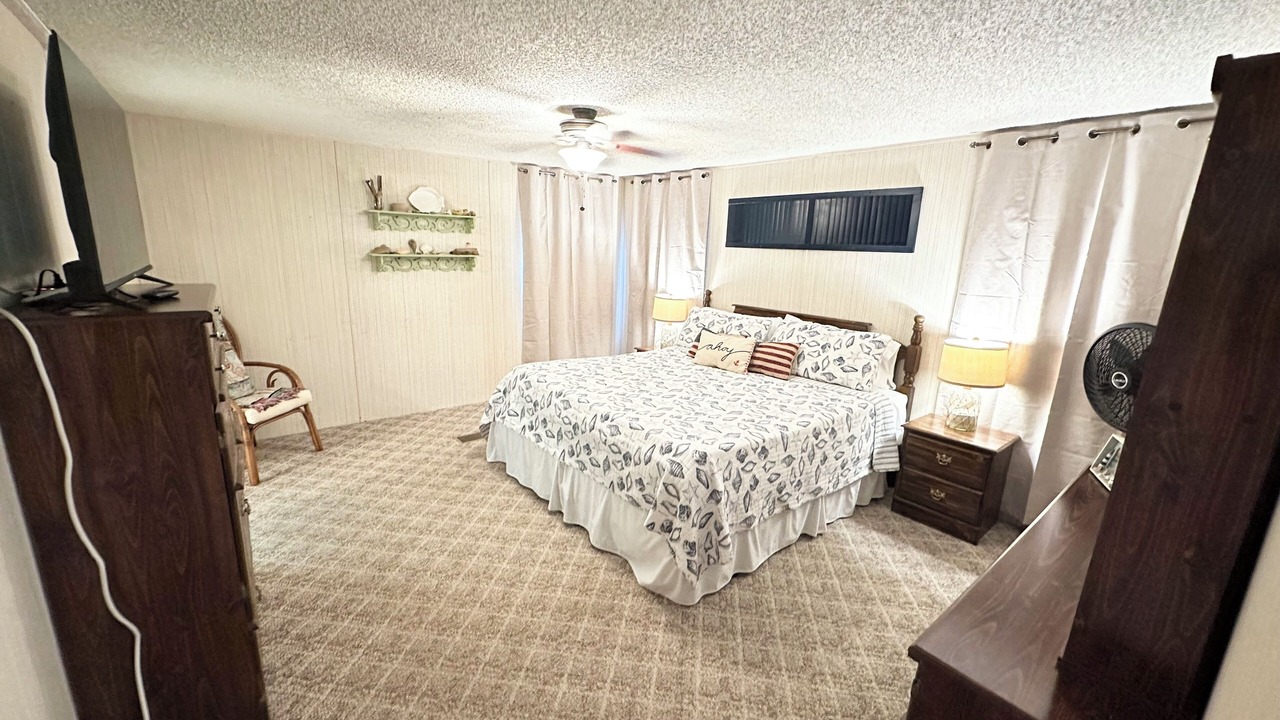 Photo of Bedroom in Mexico Beach