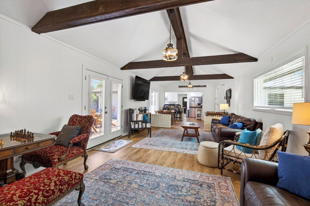 Photo of Livingroom in Long Beach
