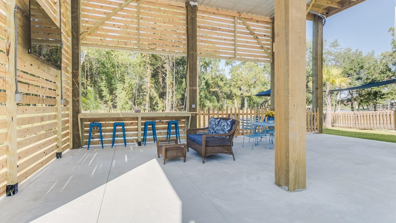 Photo of Patio Balcony in Henderson Point