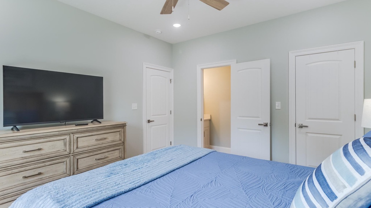 Photo of Bedroom in Henderson Point