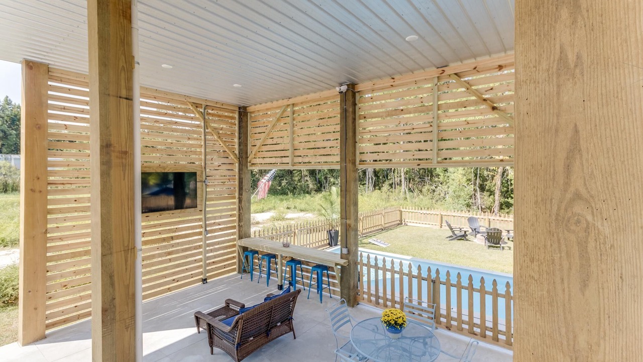 Photo of Outdoor in Henderson Point