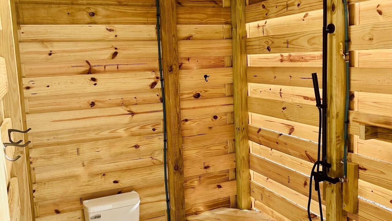 Photo of Bathroom in Henderson Point