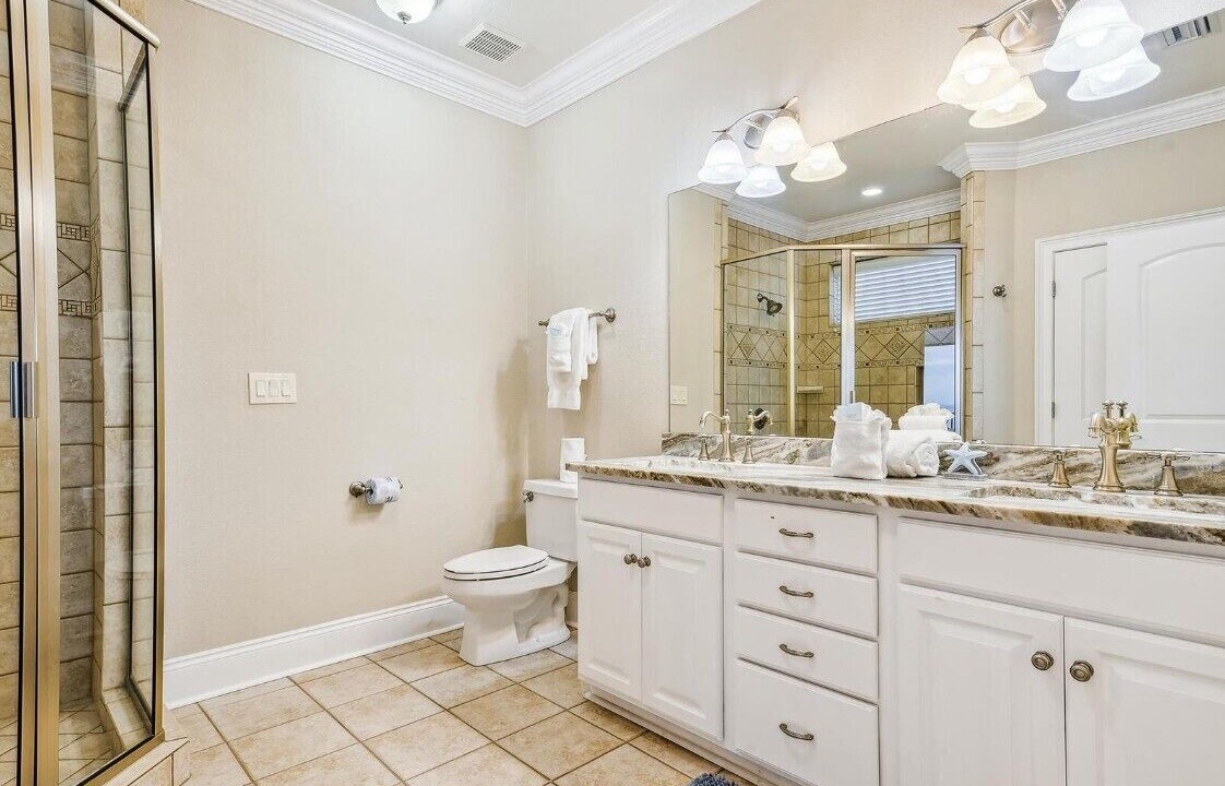 Photo of Bathroom in Plantation