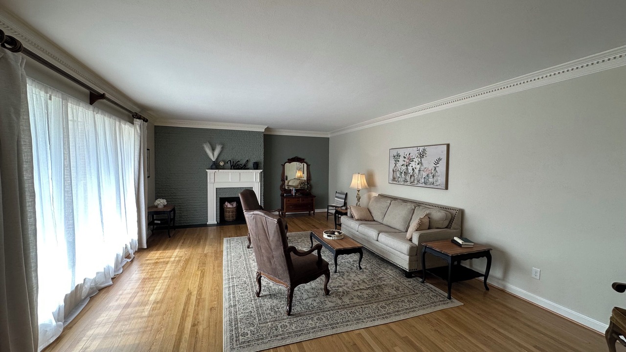 Photo of Livingroom in Summit