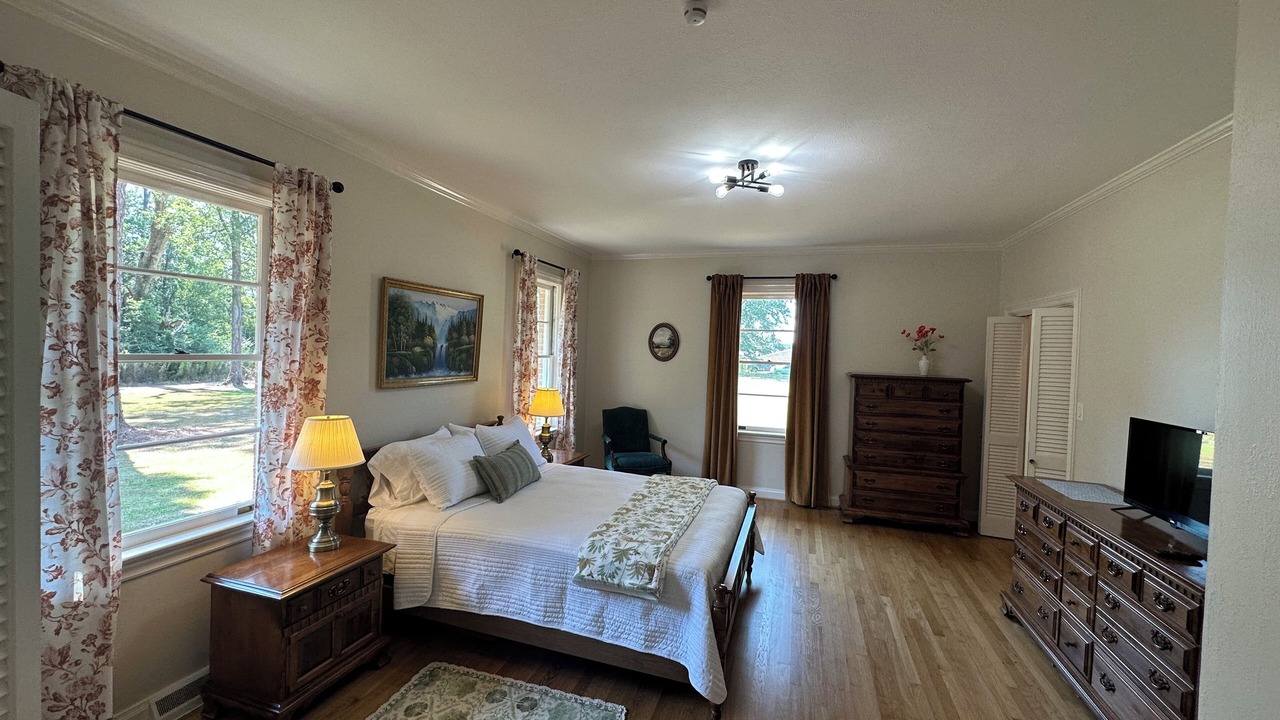 Photo of Bedroom in Summit