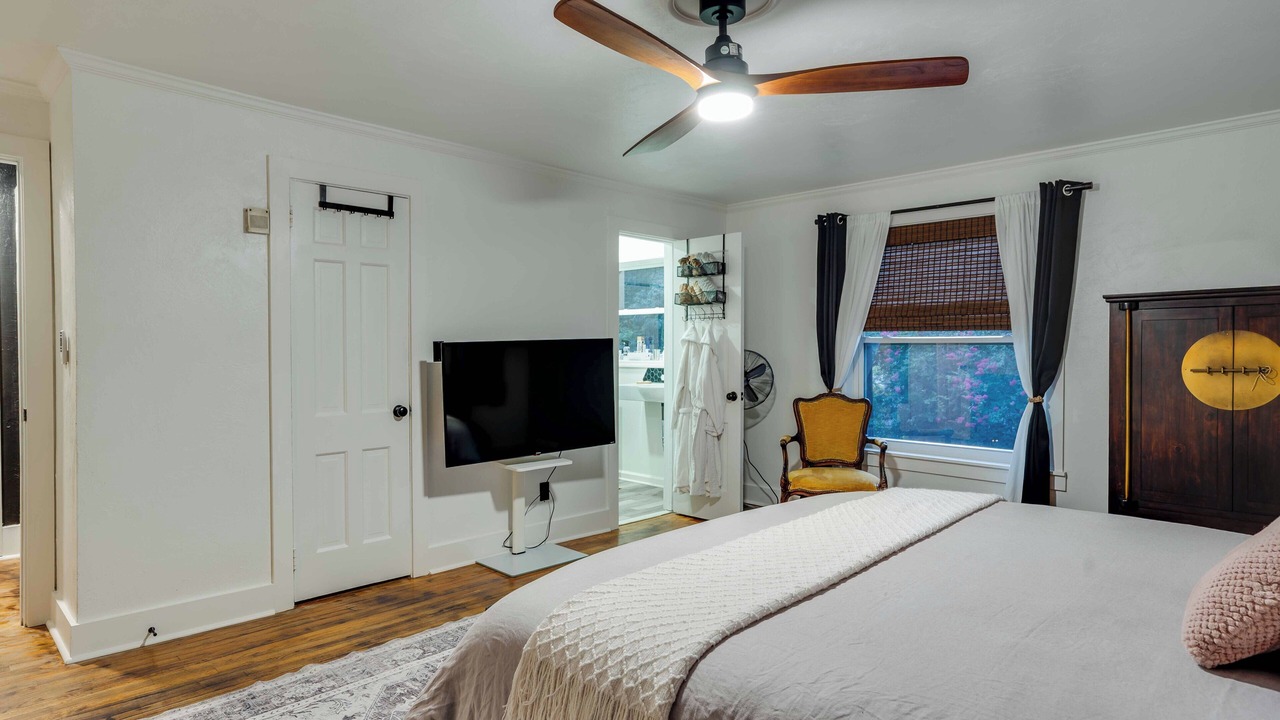 Photo of Bedroom in Tallahassee