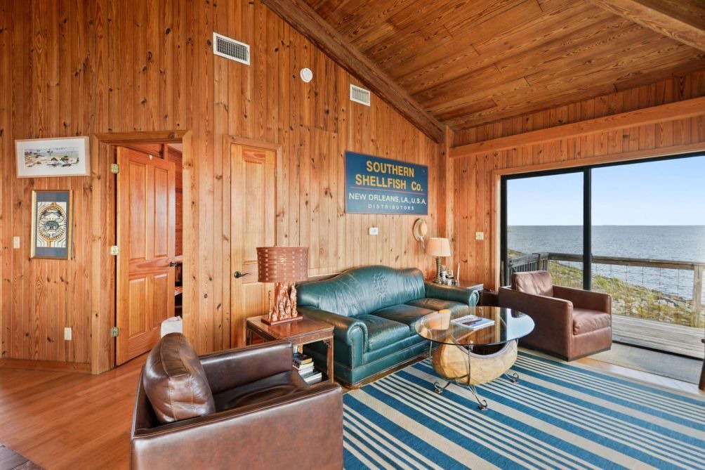 Photo of Livingroom in Ocean Springs