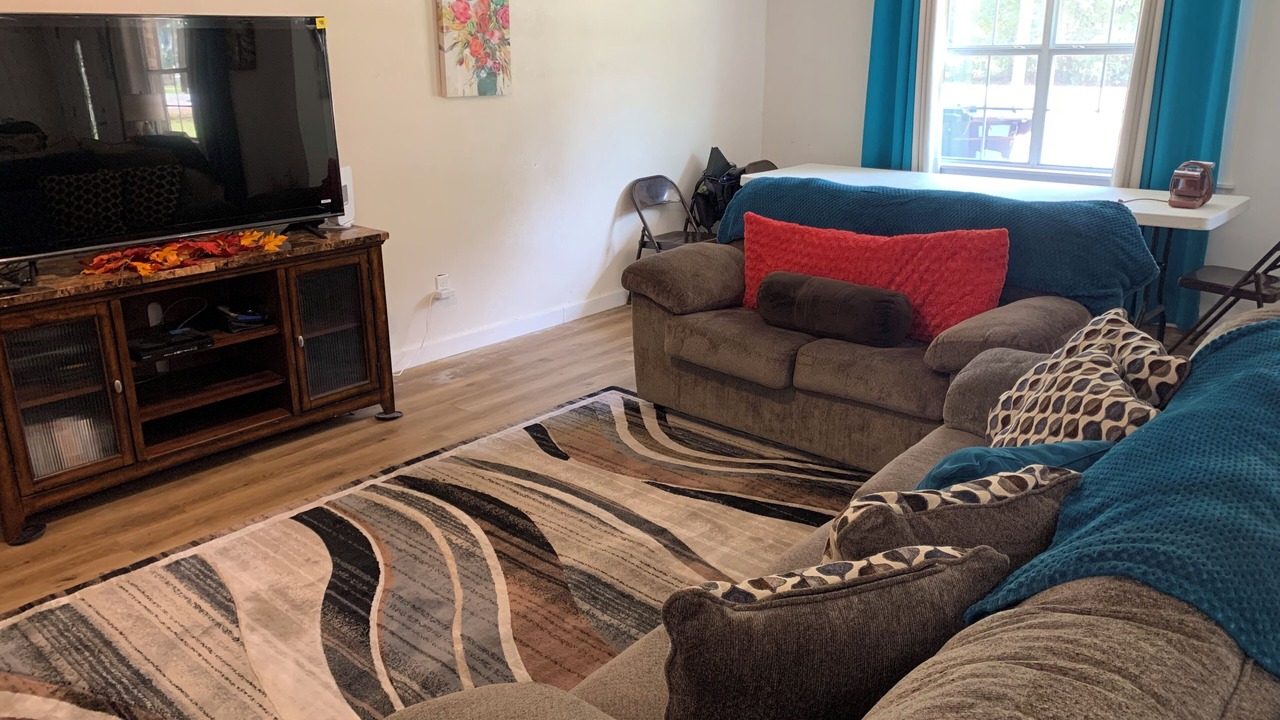 Photo of Livingroom in Blountstown