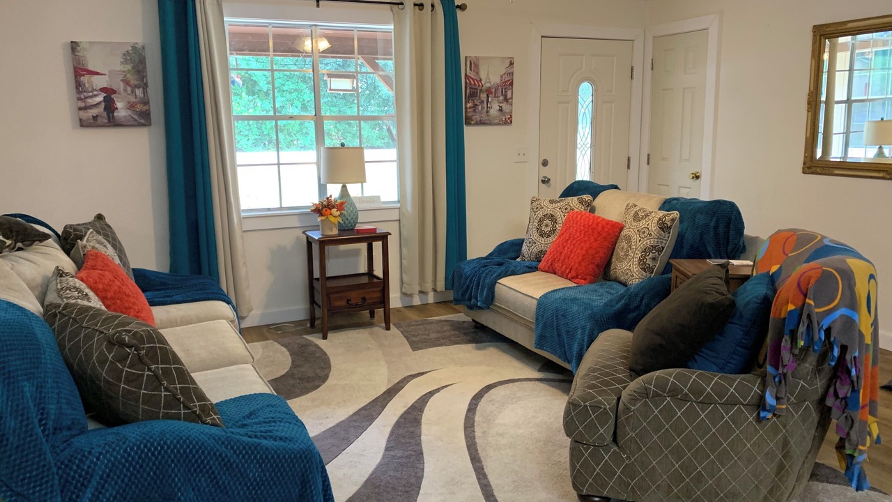 Photo of Livingroom in Blountstown