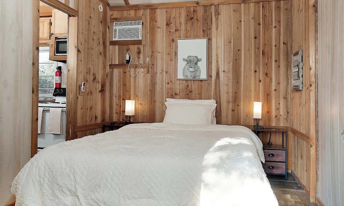 Photo of Bedroom in Centerville