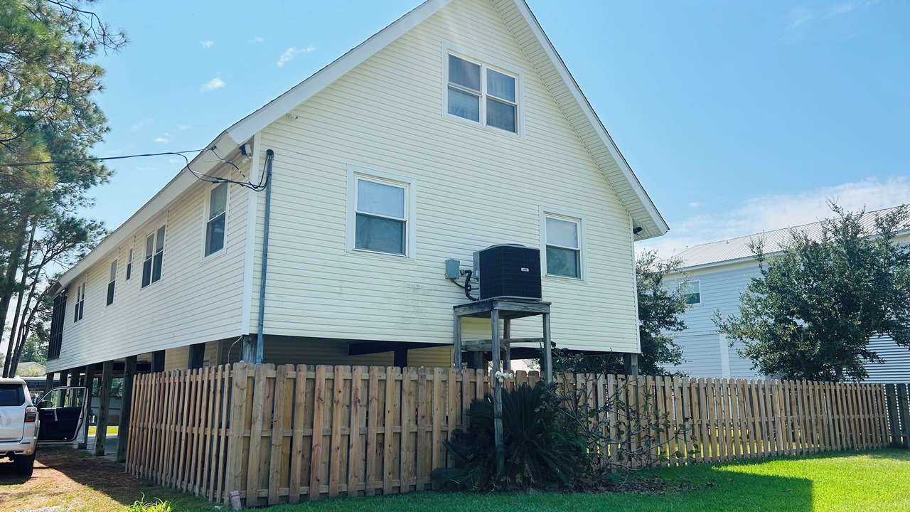 Photo of Outdoor in Henderson Point