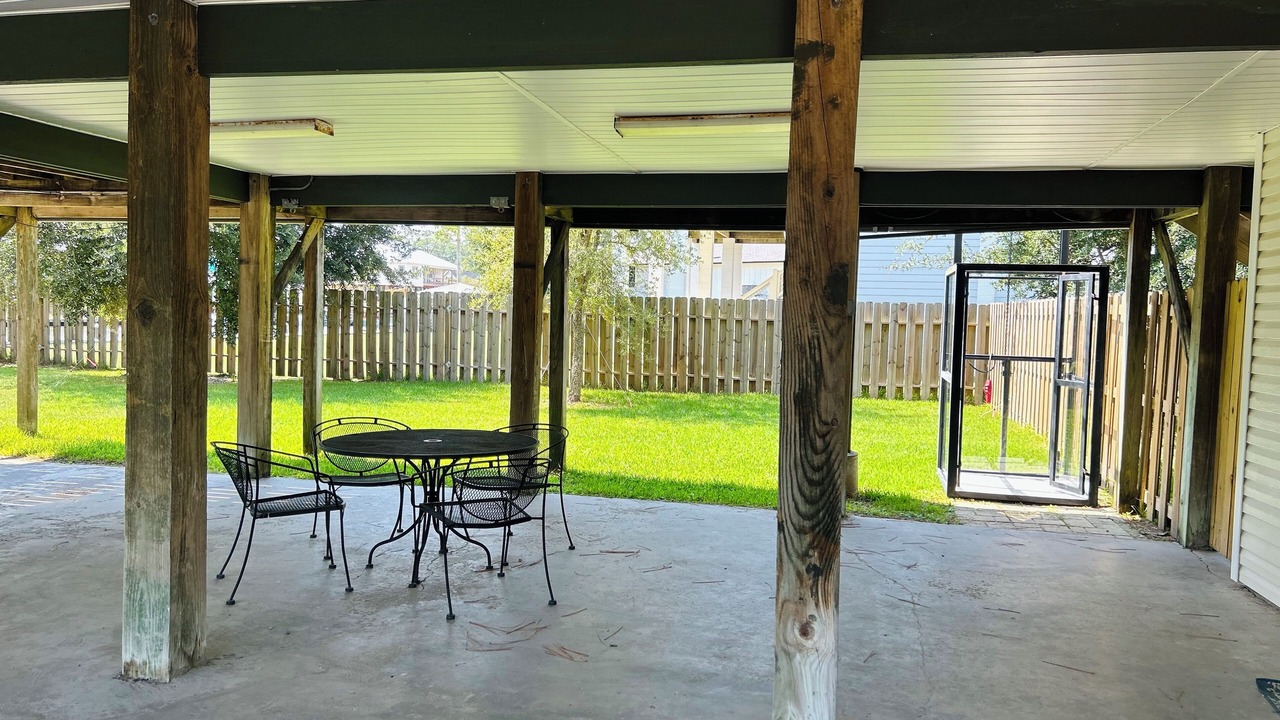 Photo of Outdoor in Henderson Point