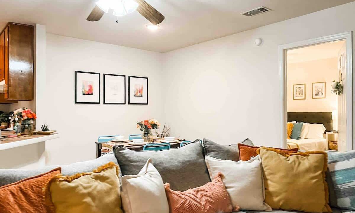 Photo of Livingroom in Tallahassee