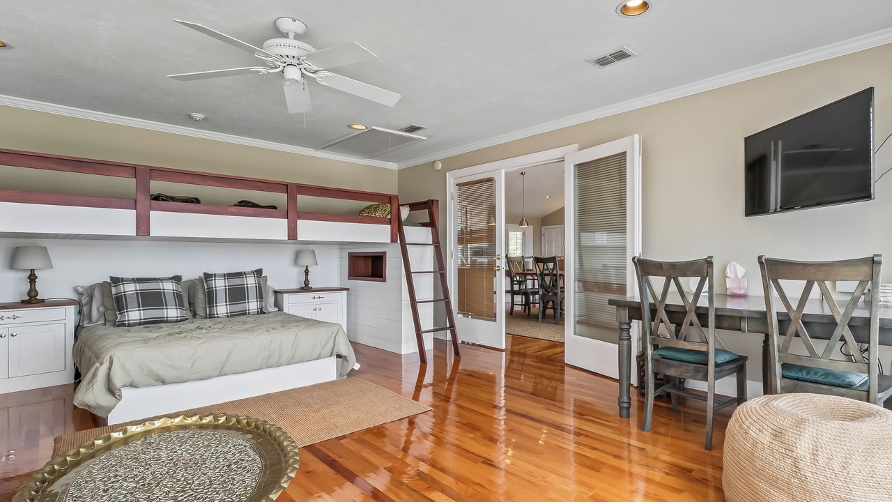Photo of Bedroom in Panacea