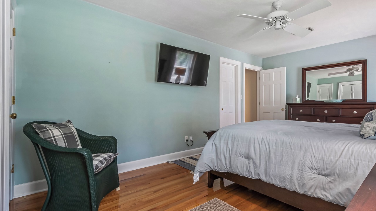 Photo of Bedroom in Panacea