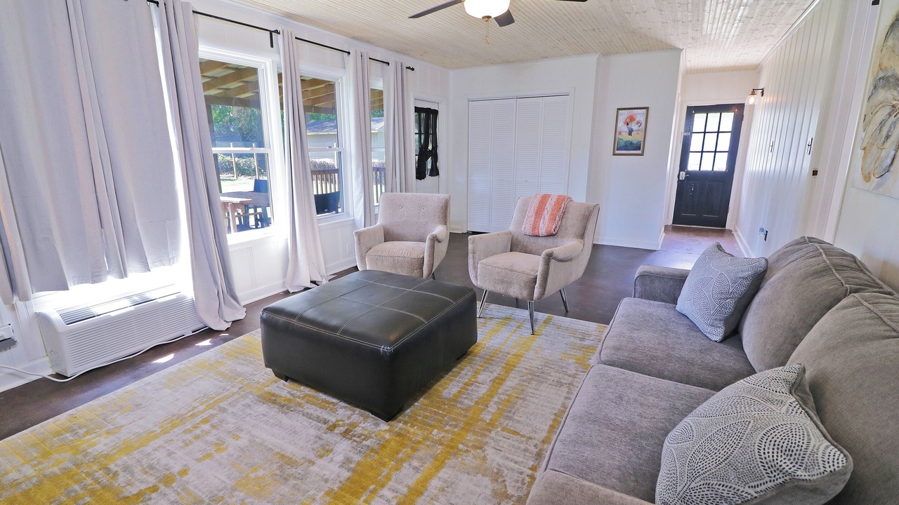 Photo of Livingroom in Monroe