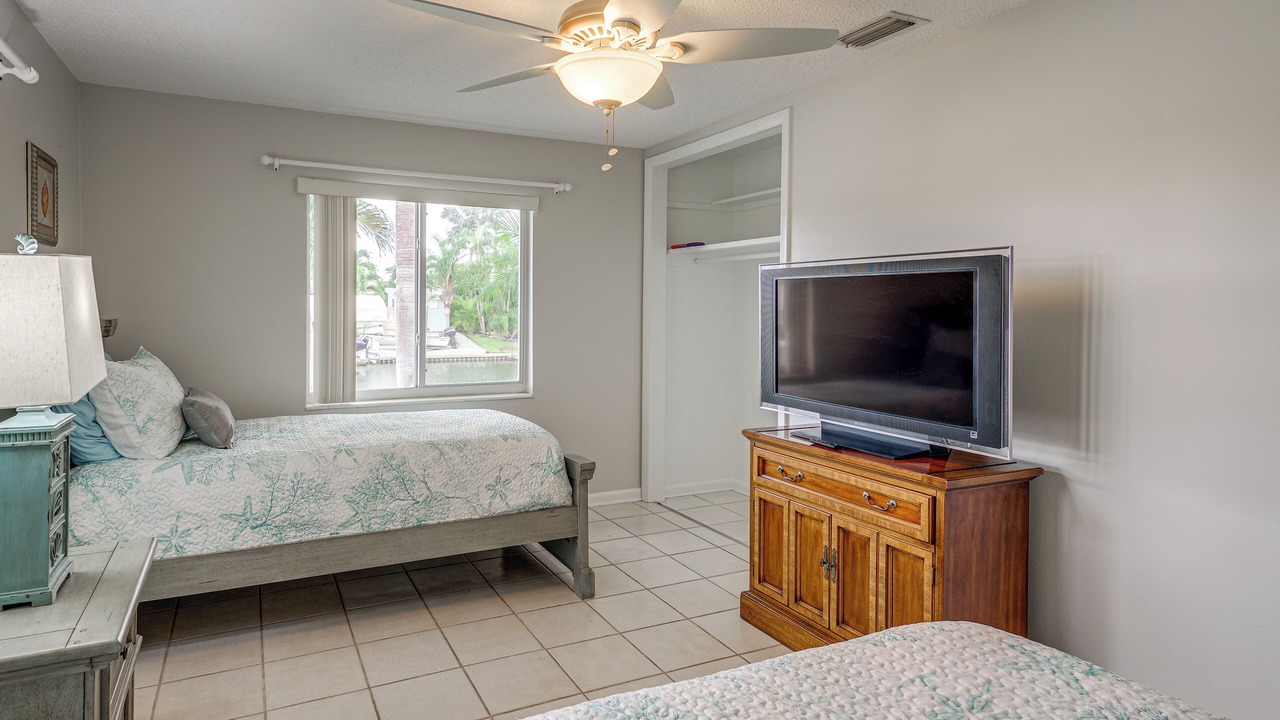Photo of Bedroom in Riviera Isles