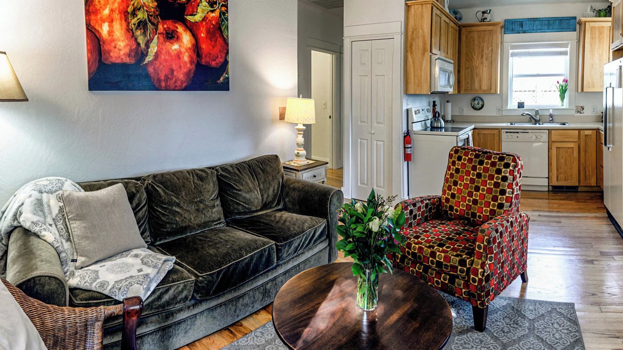 Photo of Livingroom in Siskiyou-Hargadine Historic District