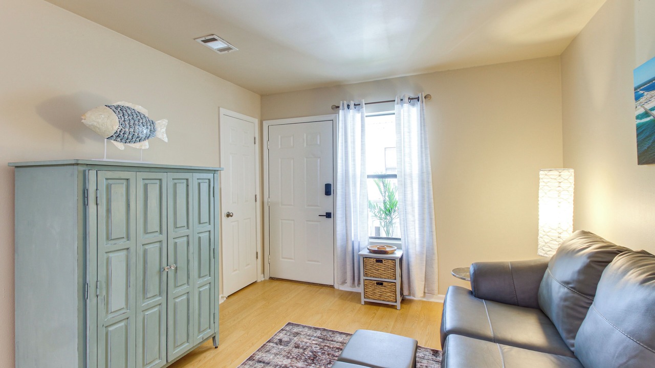 Photo of Livingroom in Gulf Breeze