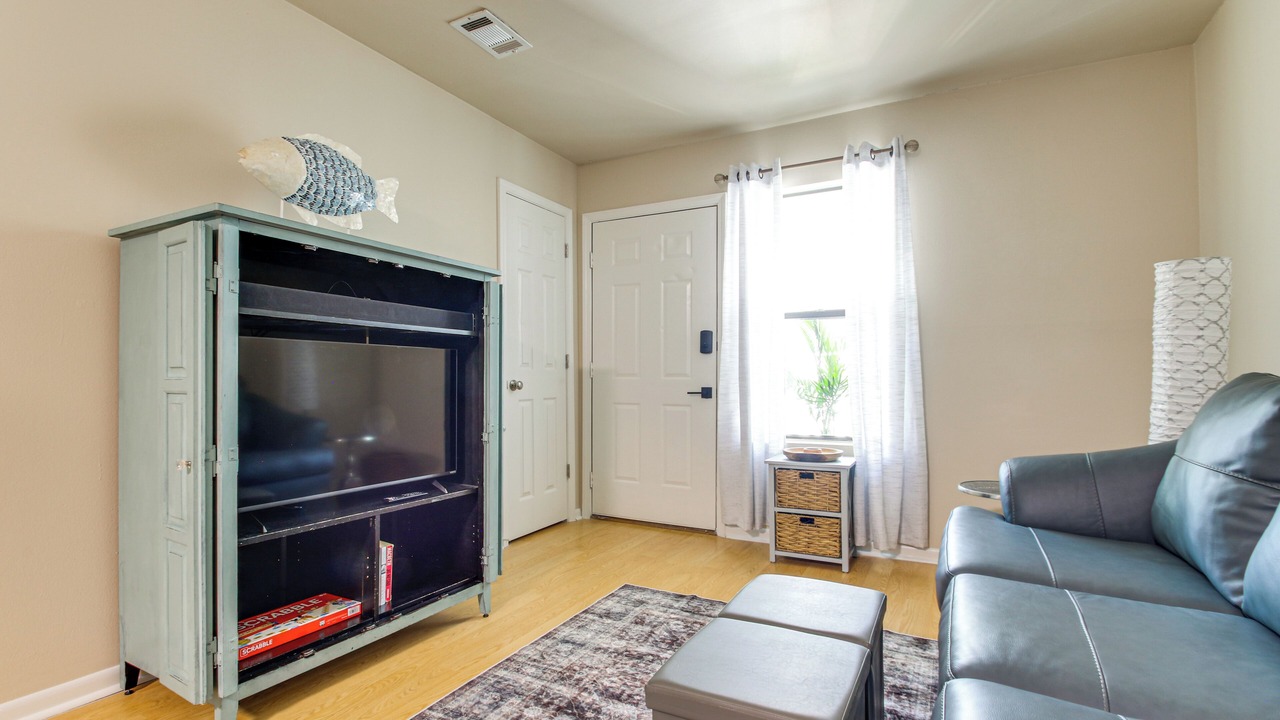 Photo of Livingroom in Gulf Breeze