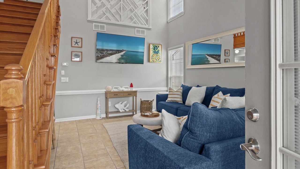 Photo of Livingroom in Summer Breeze