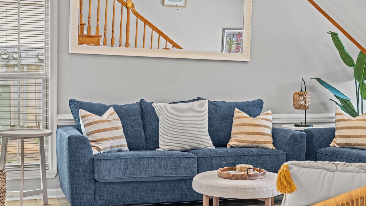 Photo of Livingroom in Summer Breeze