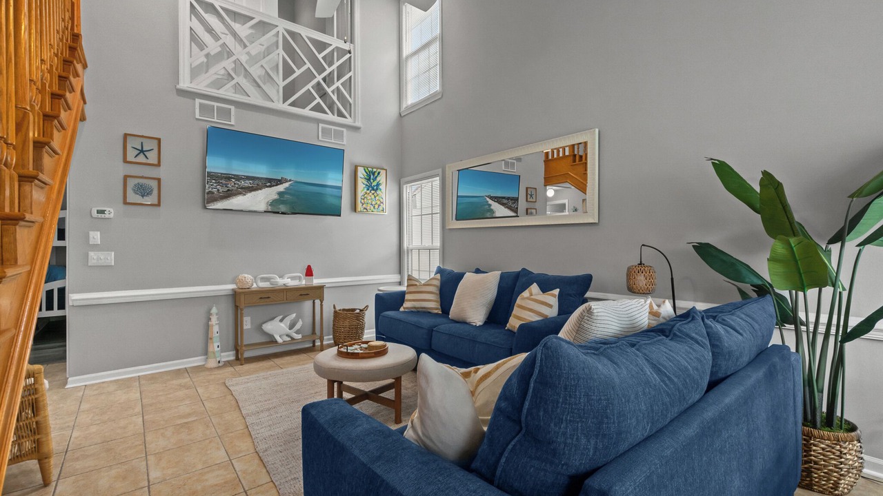 Photo of Livingroom in Summer Breeze