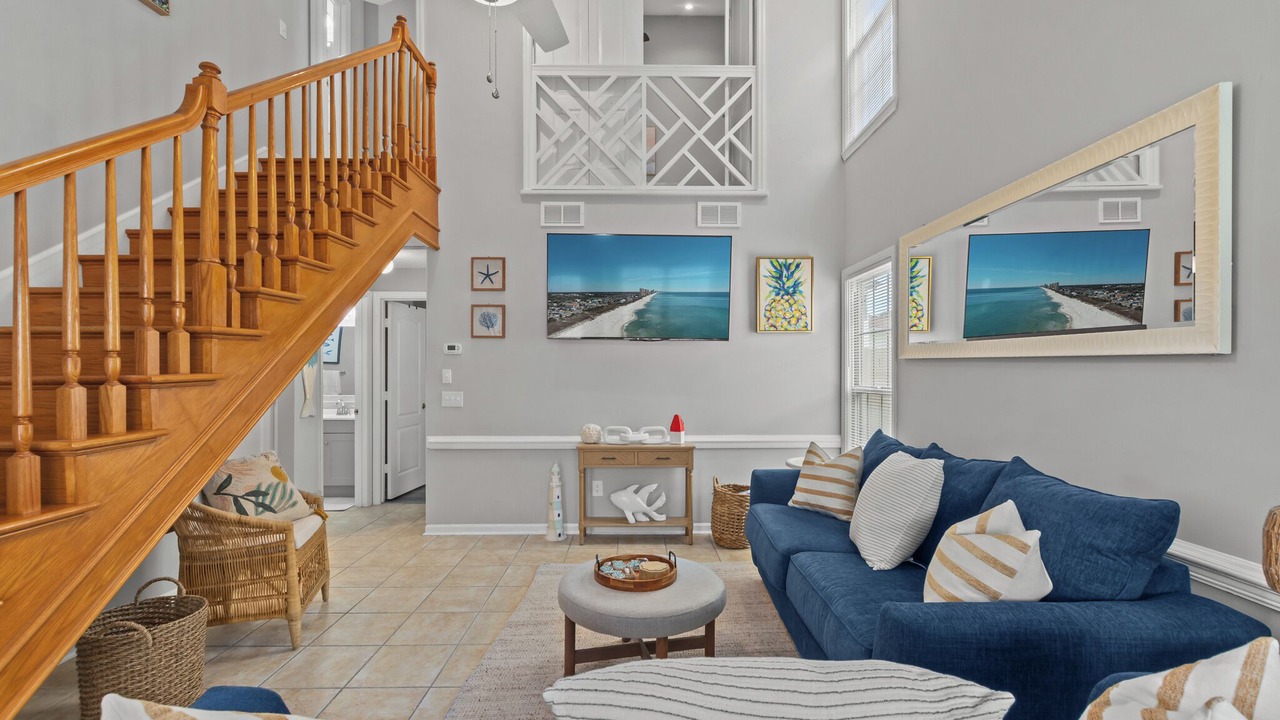 Photo of Livingroom in Summer Breeze