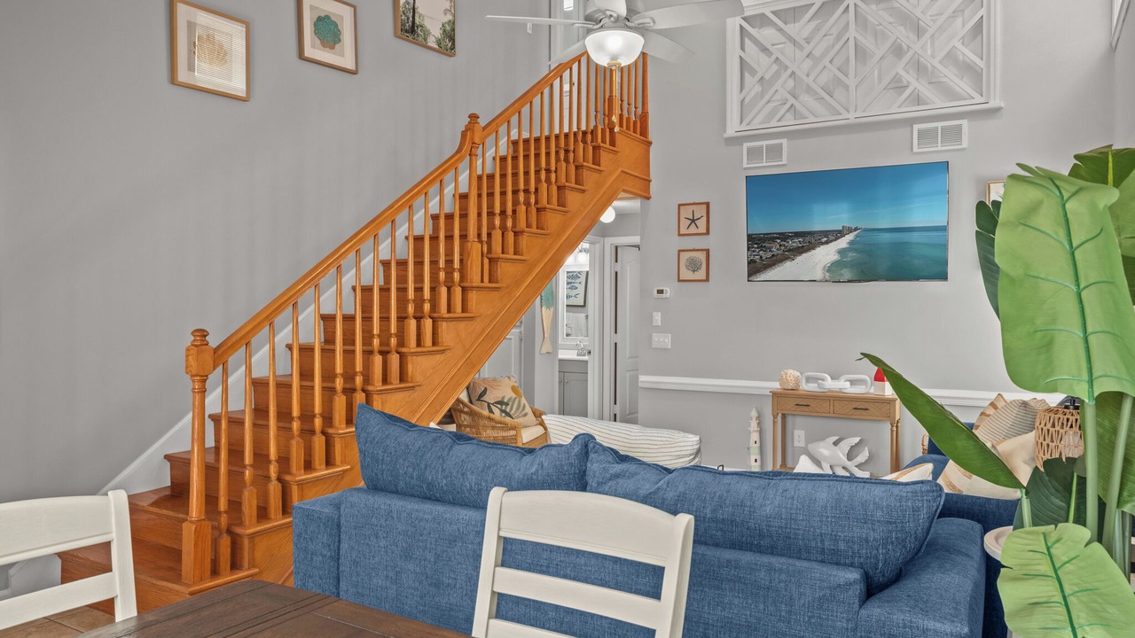 Photo of Livingroom in Summer Breeze