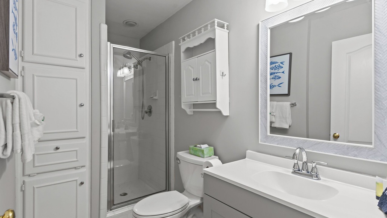 Photo of Bathroom in Summer Breeze