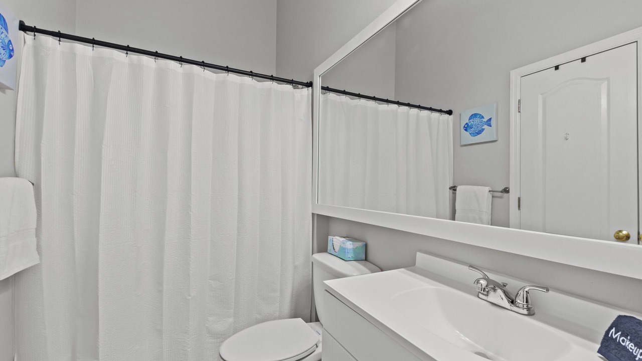 Photo of Bathroom in Summer Breeze