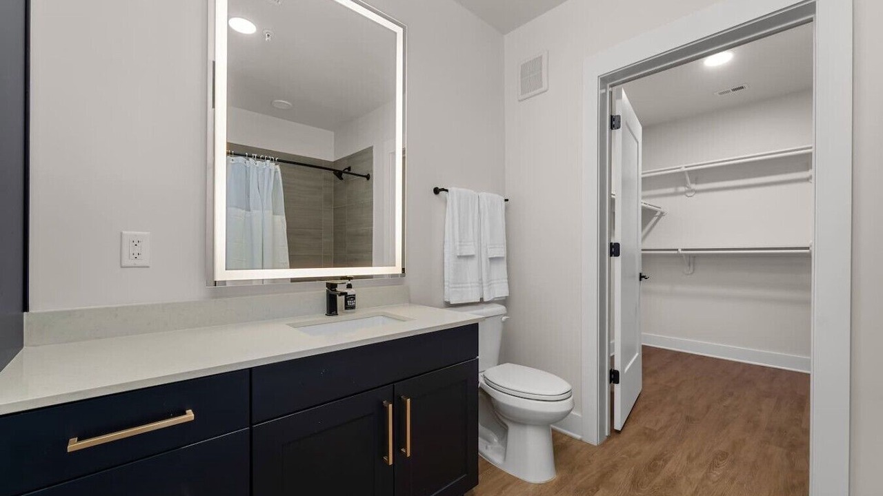 Photo of Bathroom in Carver City - Lincoln Gardens