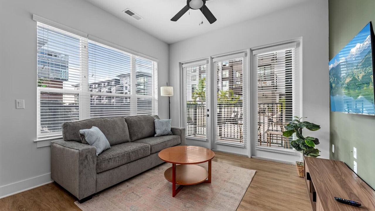 Photo of Livingroom in Oakford Park